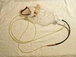 ペットボトルを使ったイルリガートルの写真