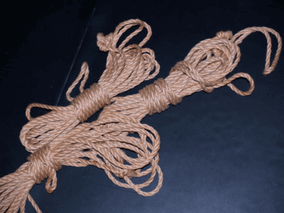 緊縛用の縄の写真